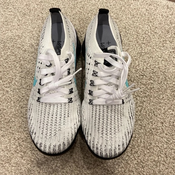 Nike Air VaporMax Flyknit 3 - Picture 6 of 8